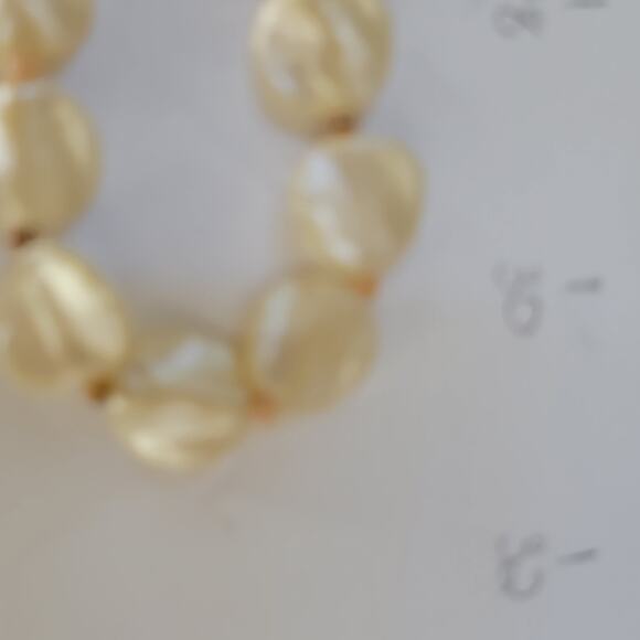 Vintage Ivory Bead Necklace Shimmery Round Beads with Gold Spacers Retro Jewelry - Picture 10 of 10